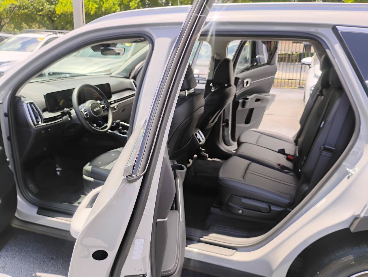 Used 2024 Kia Sorento S w/ Panoramic Sunroof Package FWD image 28
