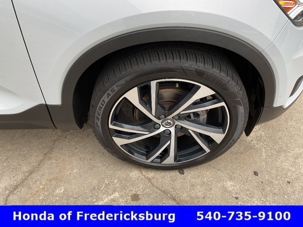Used 2020 Volvo XC40 T5 R-Design AWD/4WD image 13