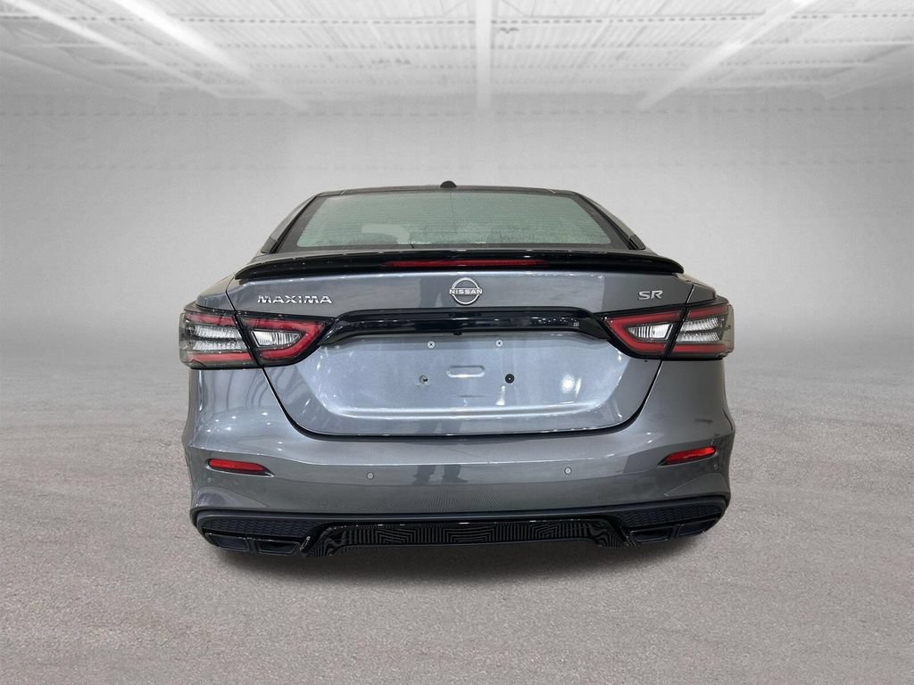 Used 2023 Nissan Maxima SR w/ Sport Mat Group FWD image 4