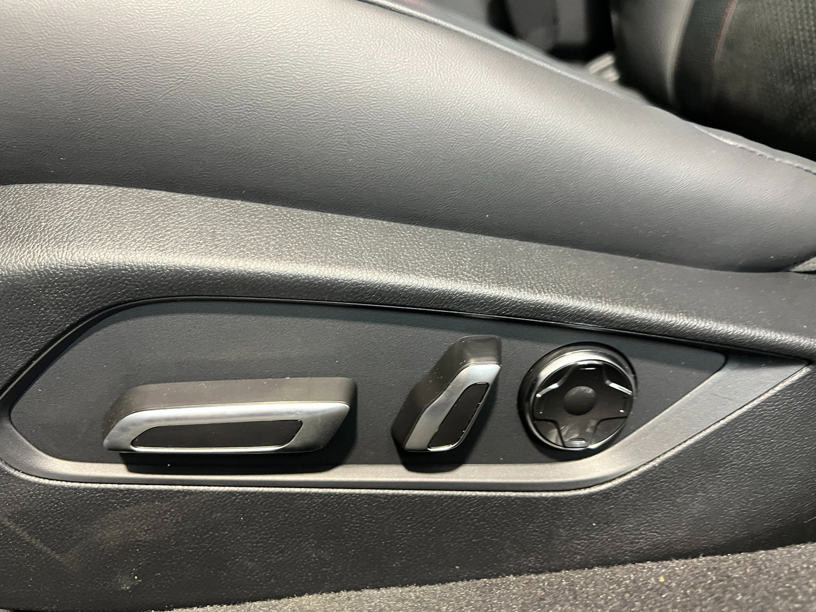 Used 2025 Acura TLX SH-AWD w/ A-SPEC Pkg image 8