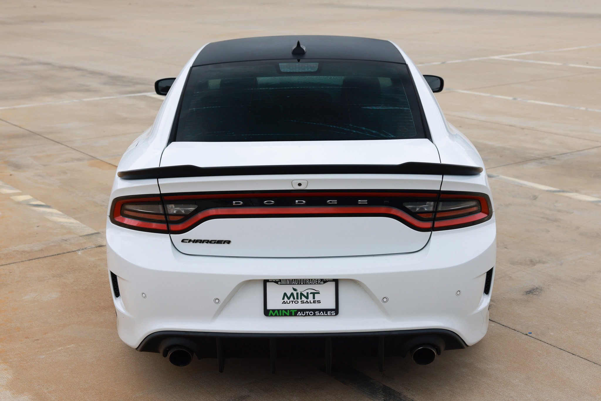Used 2018 Dodge Charger R/T RWD image 13