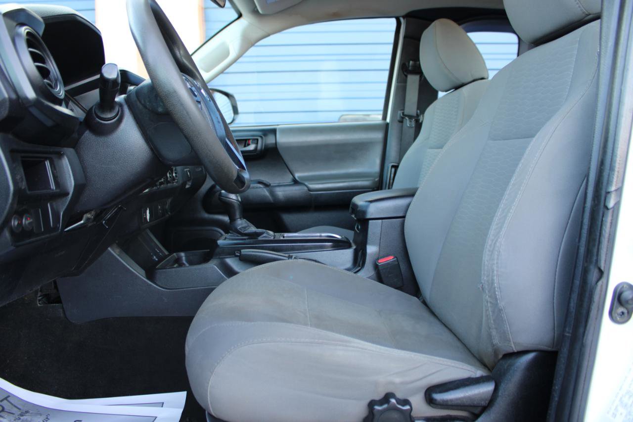 Used 2016 Toyota Tacoma SR image 16