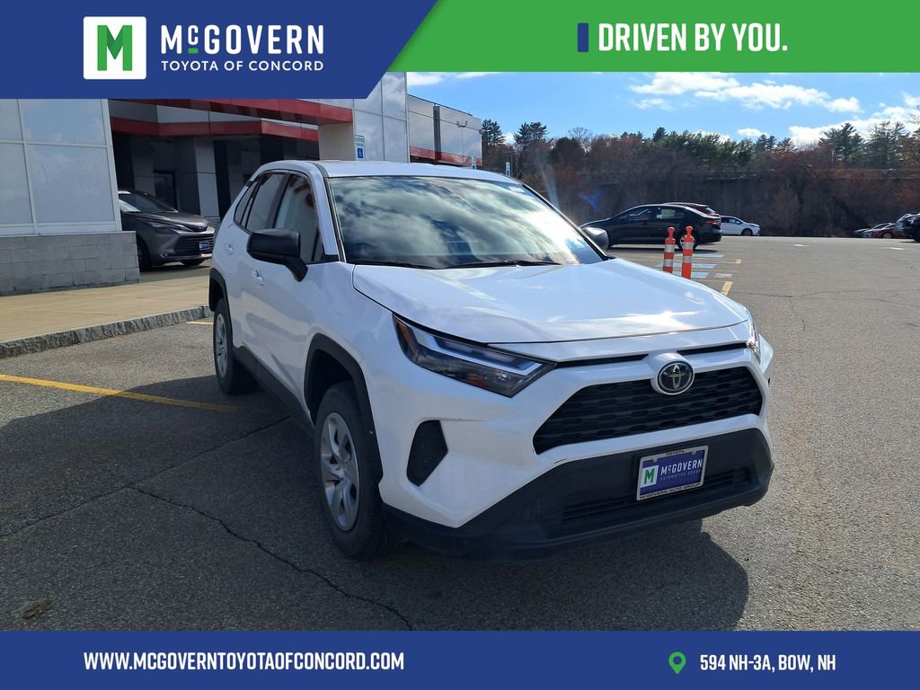Used 2024 Toyota RAV4 LE AWD/4WD image 9