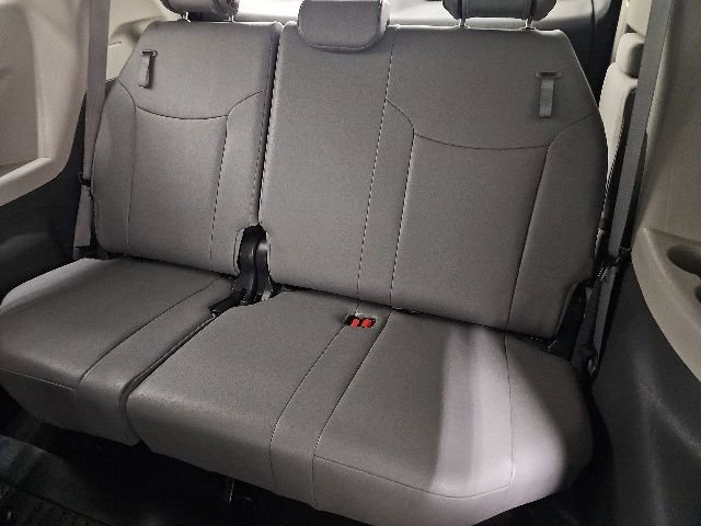 Certified 2023 Toyota Sienna XLE FWD image 29