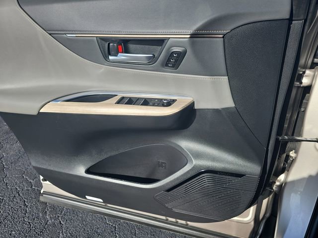 Used 2021 Toyota Venza Limited w/ Advanced Technology Package image 30