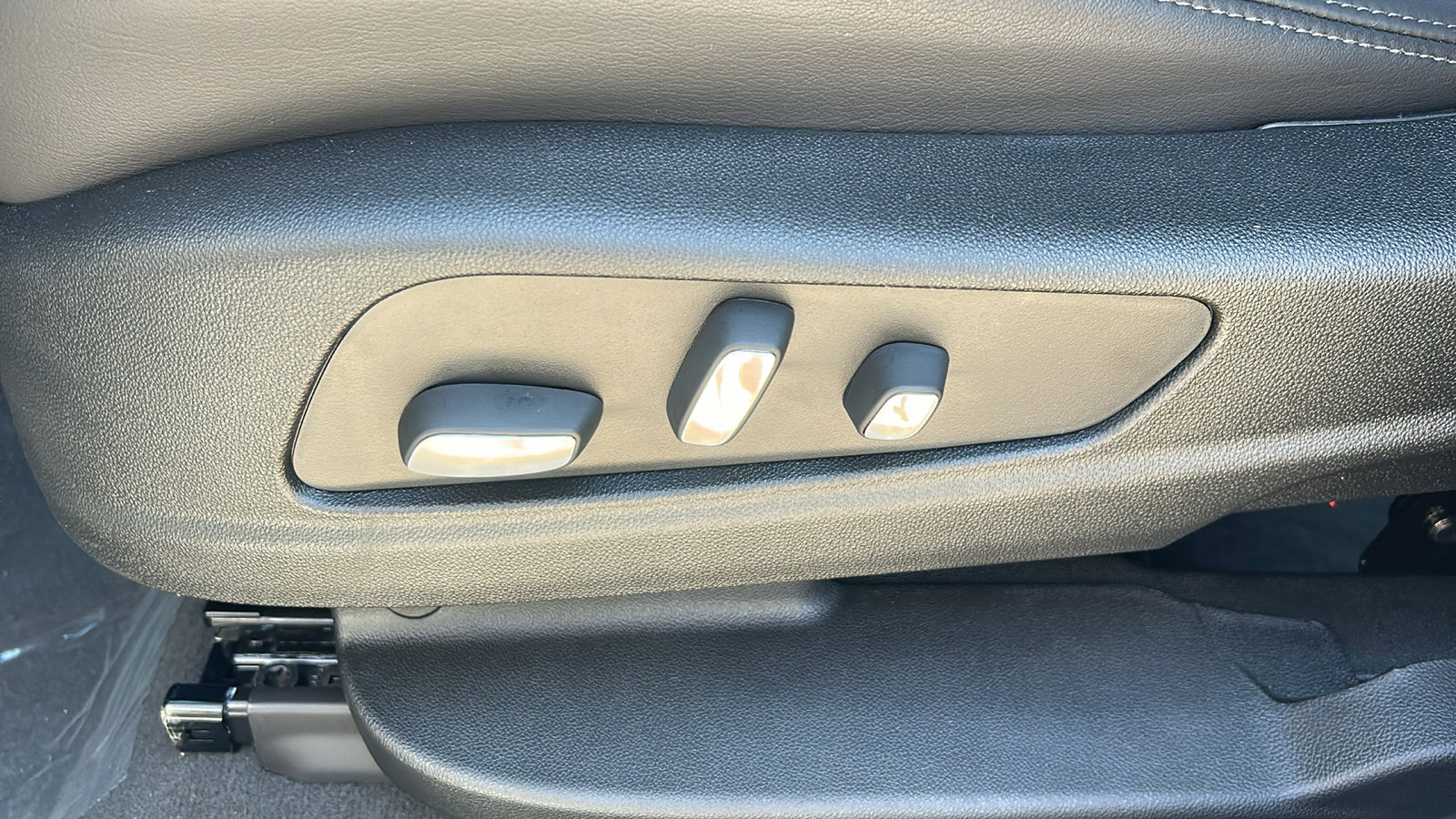 New 2025 Cadillac XT6 Premium Luxury w/ Technology Package image 39