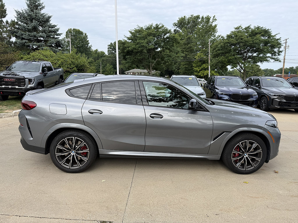 Used 2024 BMW X6 M60i w/ Climate Comfort Package AWD/4WD image 4
