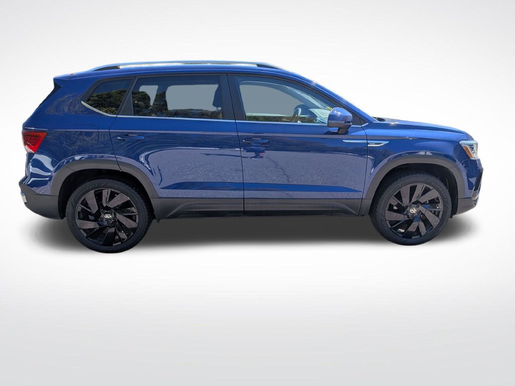Used 2024 Volkswagen Taos SEL AWD/4WD image 2