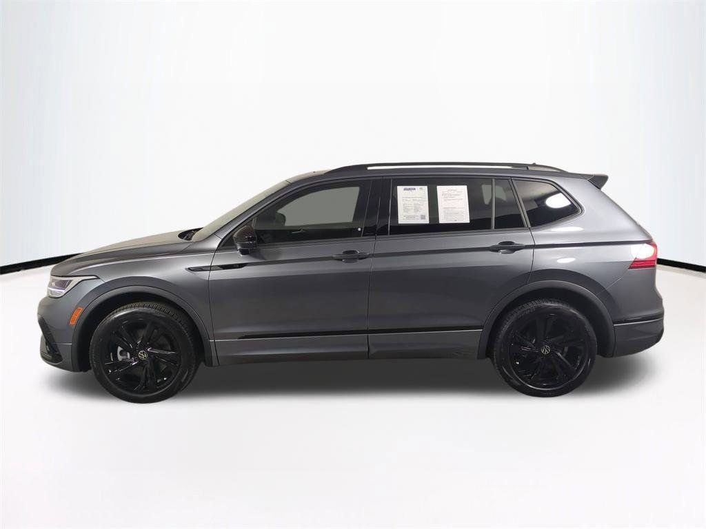 Used 2024 Volkswagen Tiguan SE R-Line image 8