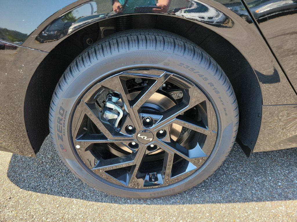 New 2027 Kia K5 GT-Line FWD image 9