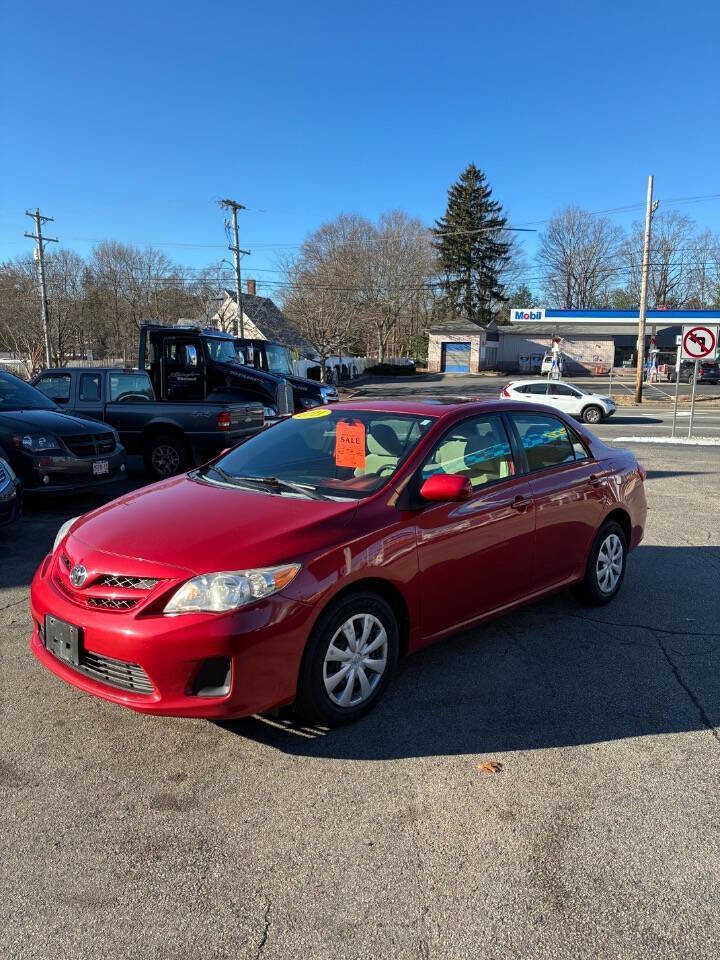 Used 2011 Toyota Corolla LE image 2