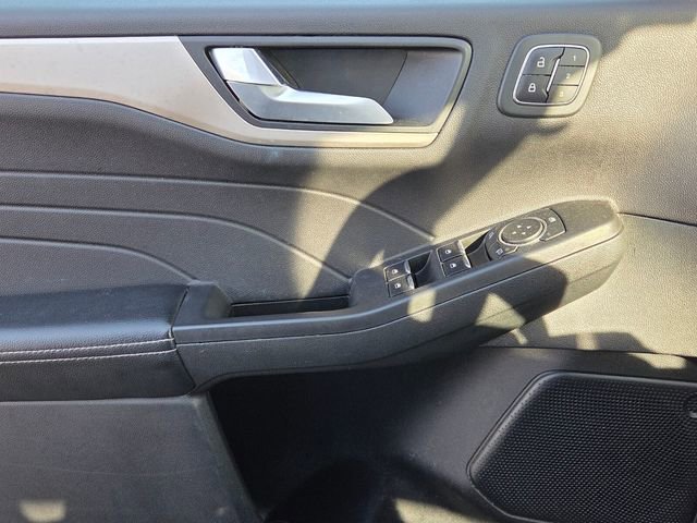 Used 2021 Ford Escape SEL w/ Technology Package image 27