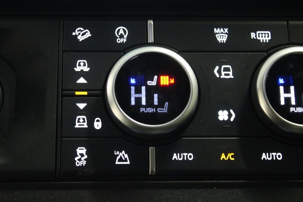 Used 2022 Land Rover Defender 110 XS Edition AWD/4WD image 28