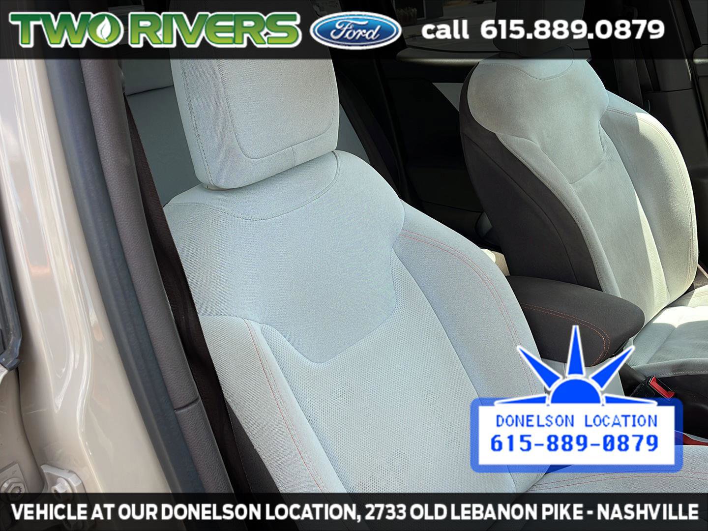 Used 2015 Jeep Renegade Latitude w/ Cold Weather Group FWD image 33