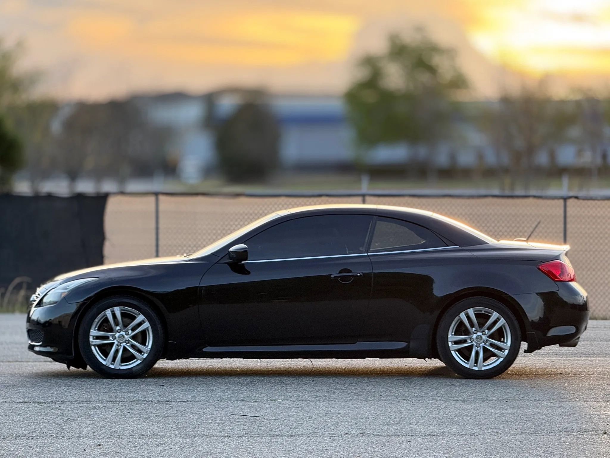 Used 2010 INFINITI G37 Sport w/ Premium Pkg image 8