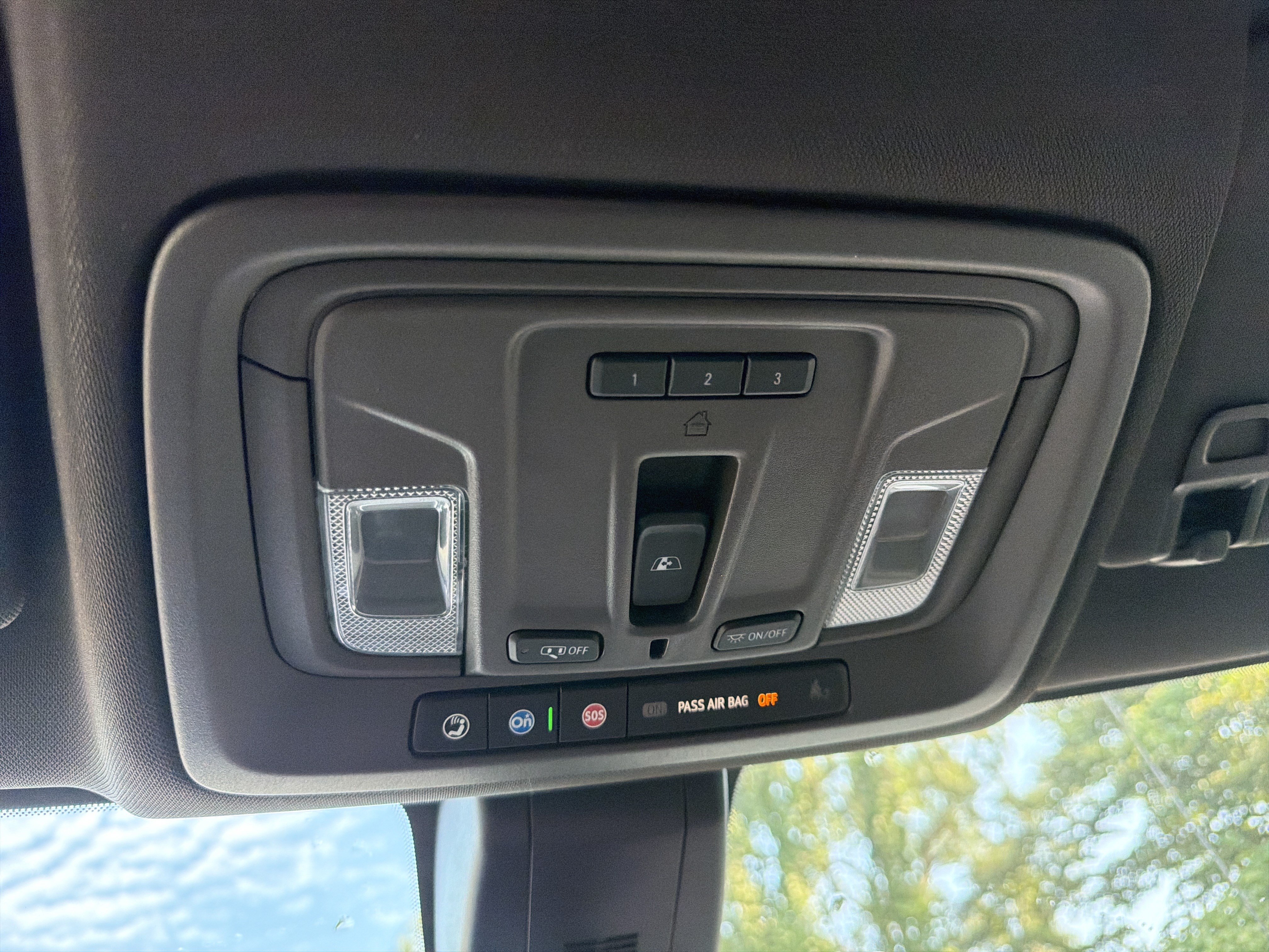 Certified 2020 Chevrolet Silverado 1500 LTZ AWD/4WD image 23