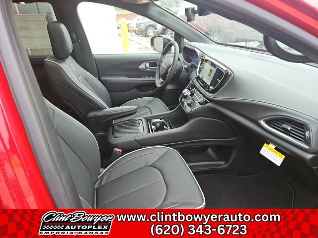 New 2026 Chrysler Pacifica Limited w/ S Appearance Package image 27
