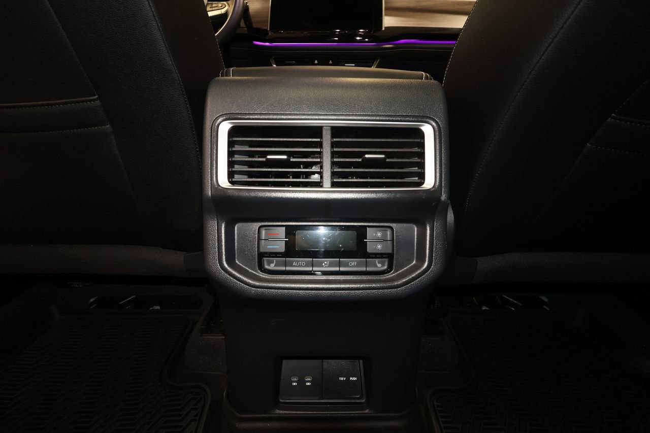 Used 2025 Volkswagen Atlas SEL Premium R-Line image 30