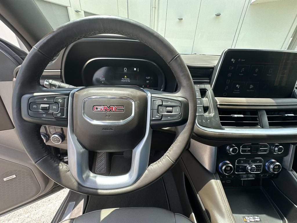 Certified 2022 GMC Yukon XL SLT w/ SLT Luxury Package RWD image 11