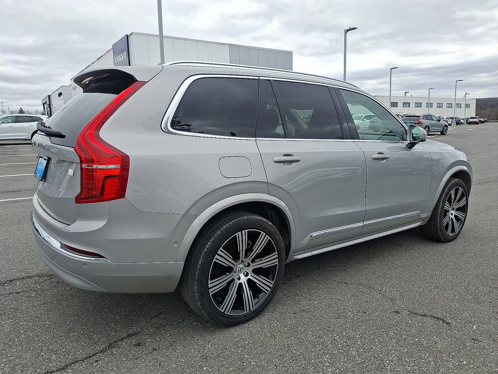 Certified 2023 Volvo XC90 T8 Plus w/ Protection Package Premier image 7