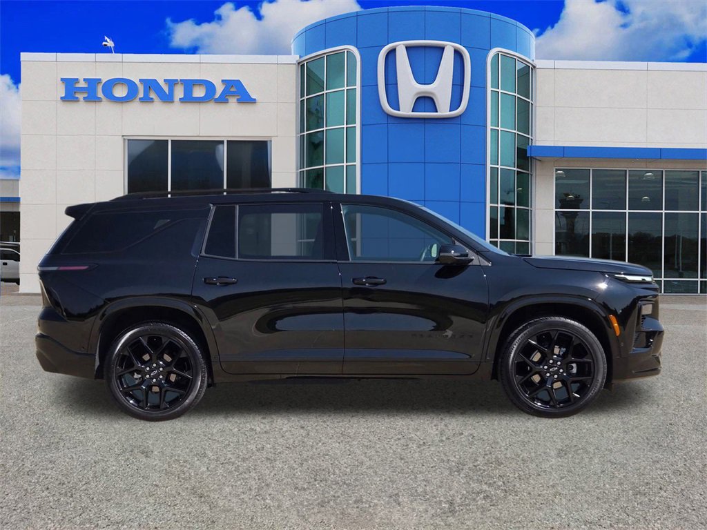 Used 2024 Chevrolet Traverse RS w/ LPO, Floor Liner Package video 2