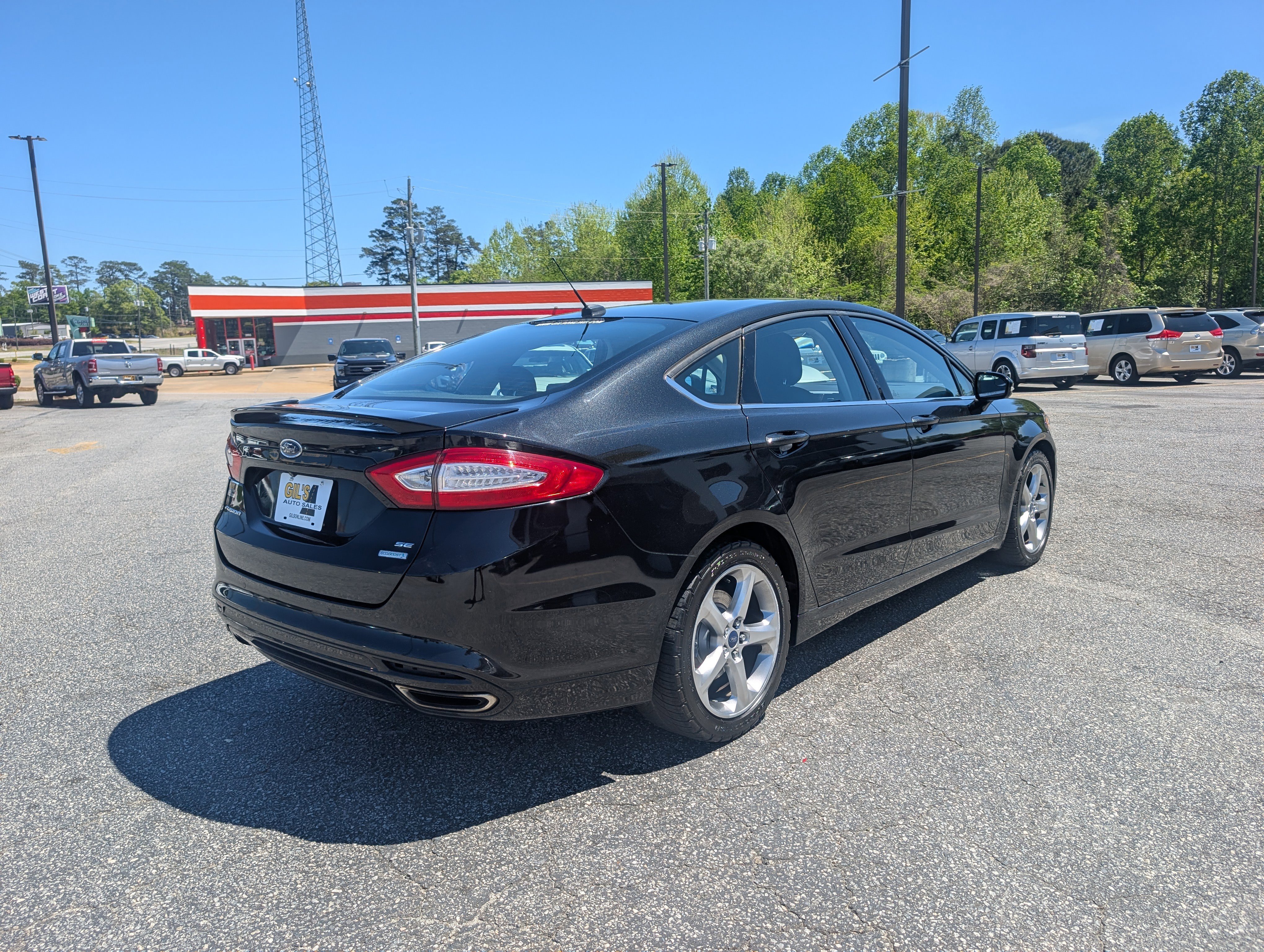 Used 2015 Ford Fusion SE image 5