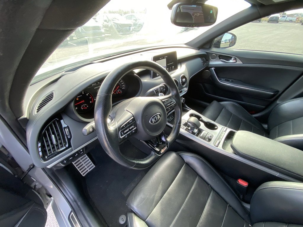Used 2021 Kia Stinger GT2 image 9