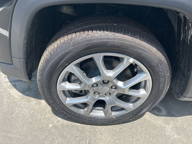 New 2024 Jeep Compass Latitude w/ Sun and Sound Group image 18