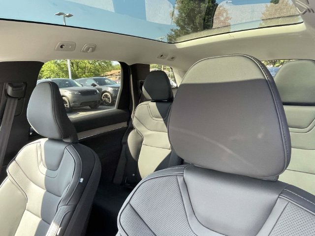 New 2026 Volvo EX90 Plus AWD/4WD image 15