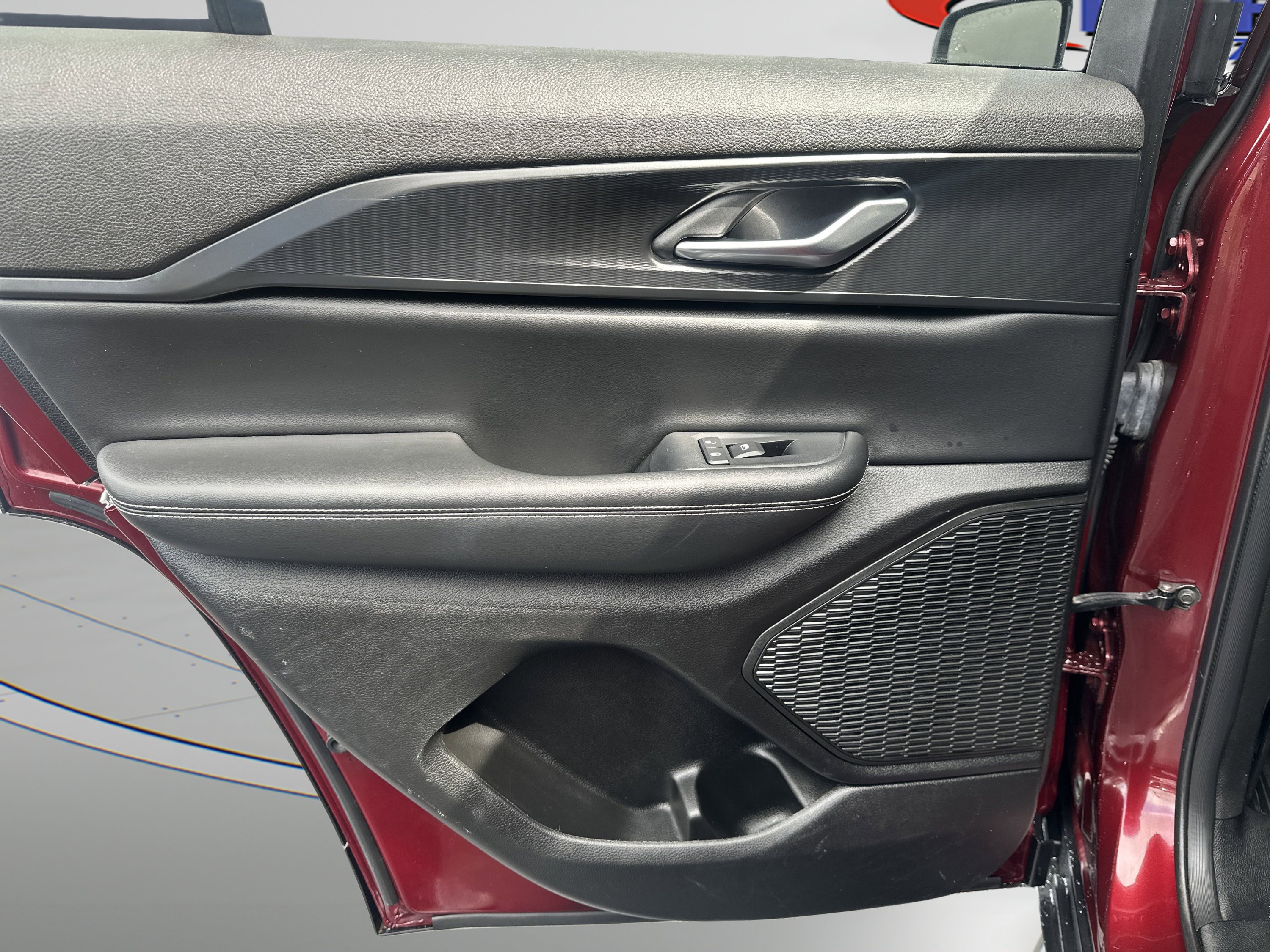 Used 2023 Jeep Grand Cherokee Altitude image 7