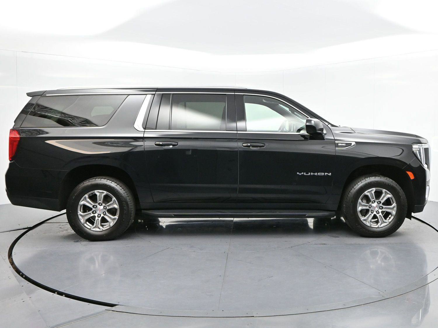 Used 2023 GMC Yukon XL SLE w/ Gmc Pro Safety Plus Package AWD/4WD image 8