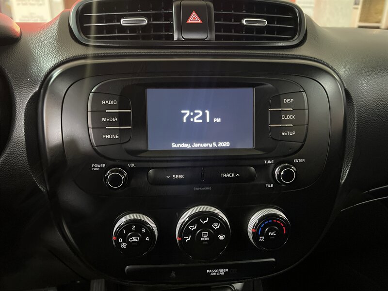 Used 2019 Kia Soul FWD image 30