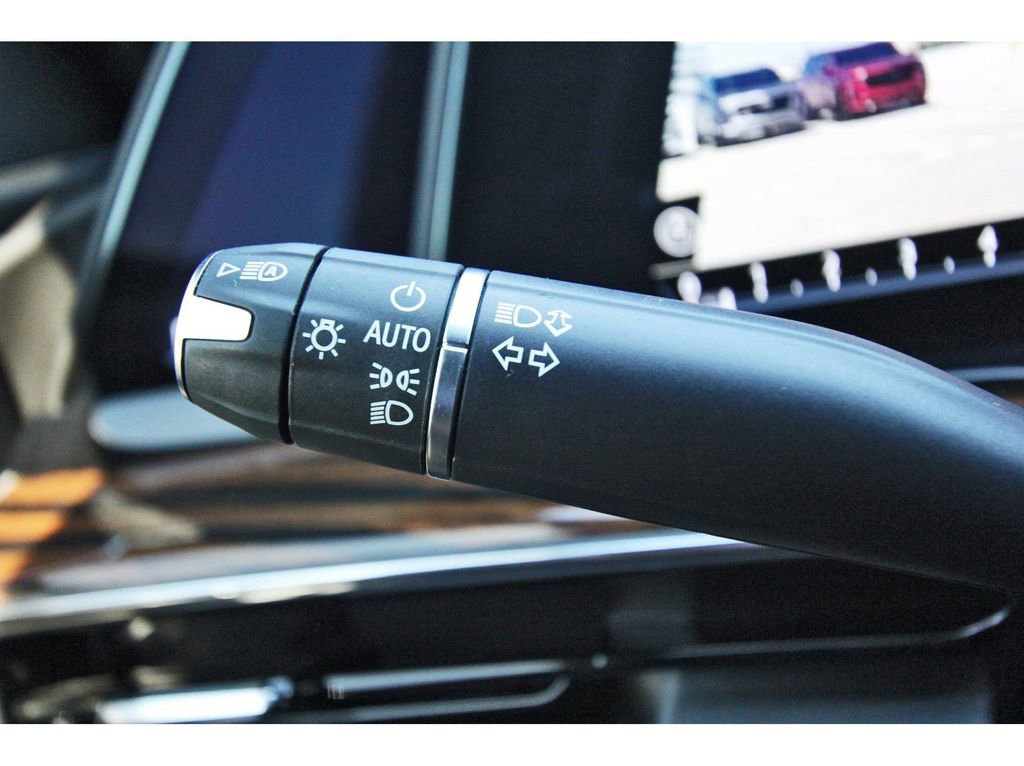 Used 2024 Cadillac Escalade Luxury image 18