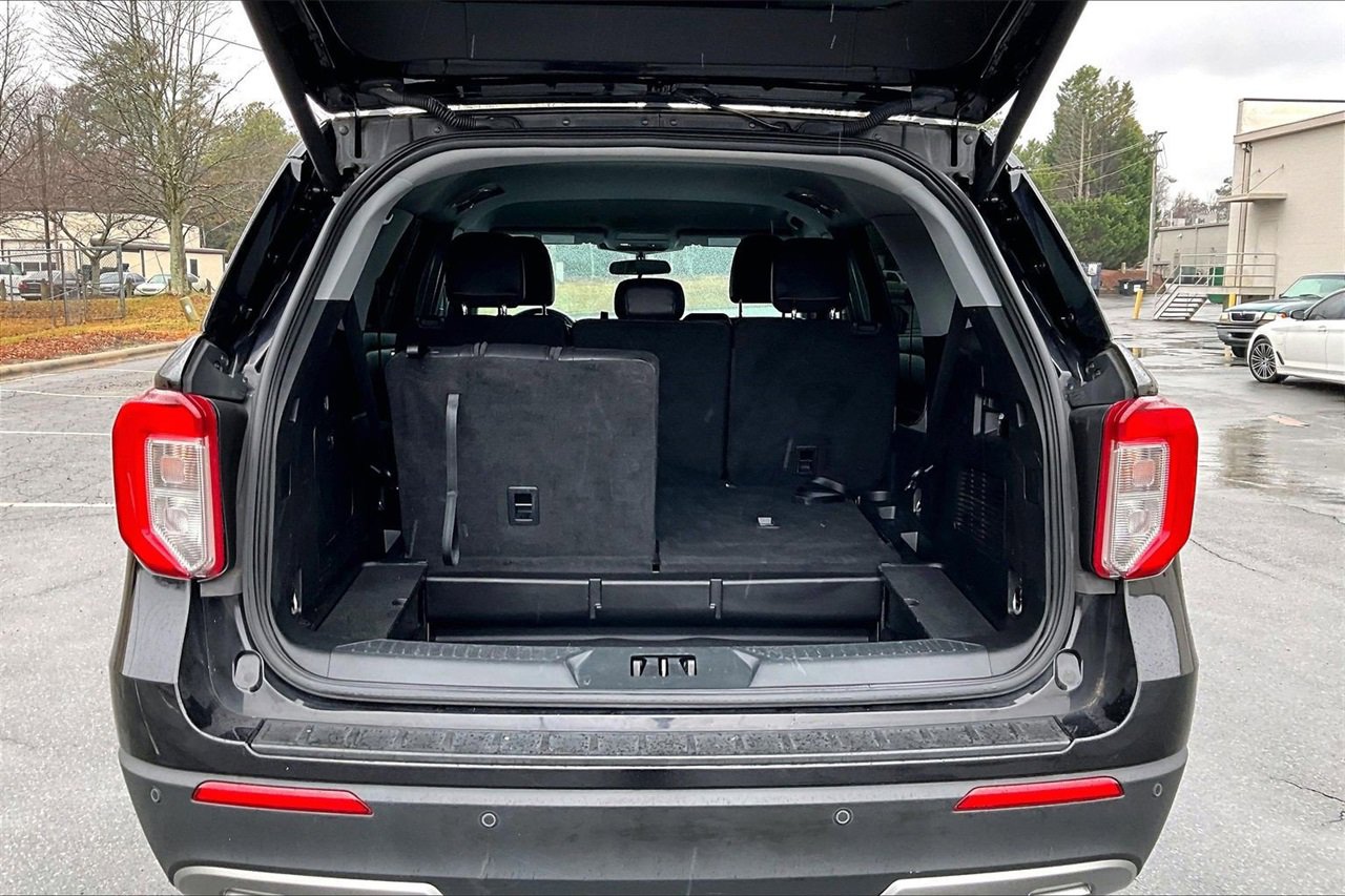 Used 2023 Ford Explorer XLT w/ Equipment Group 202A image 24