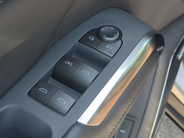 New 2027 Chevrolet Traverse Z71 w/ Enhanced Driving Package AWD/4WD image 17