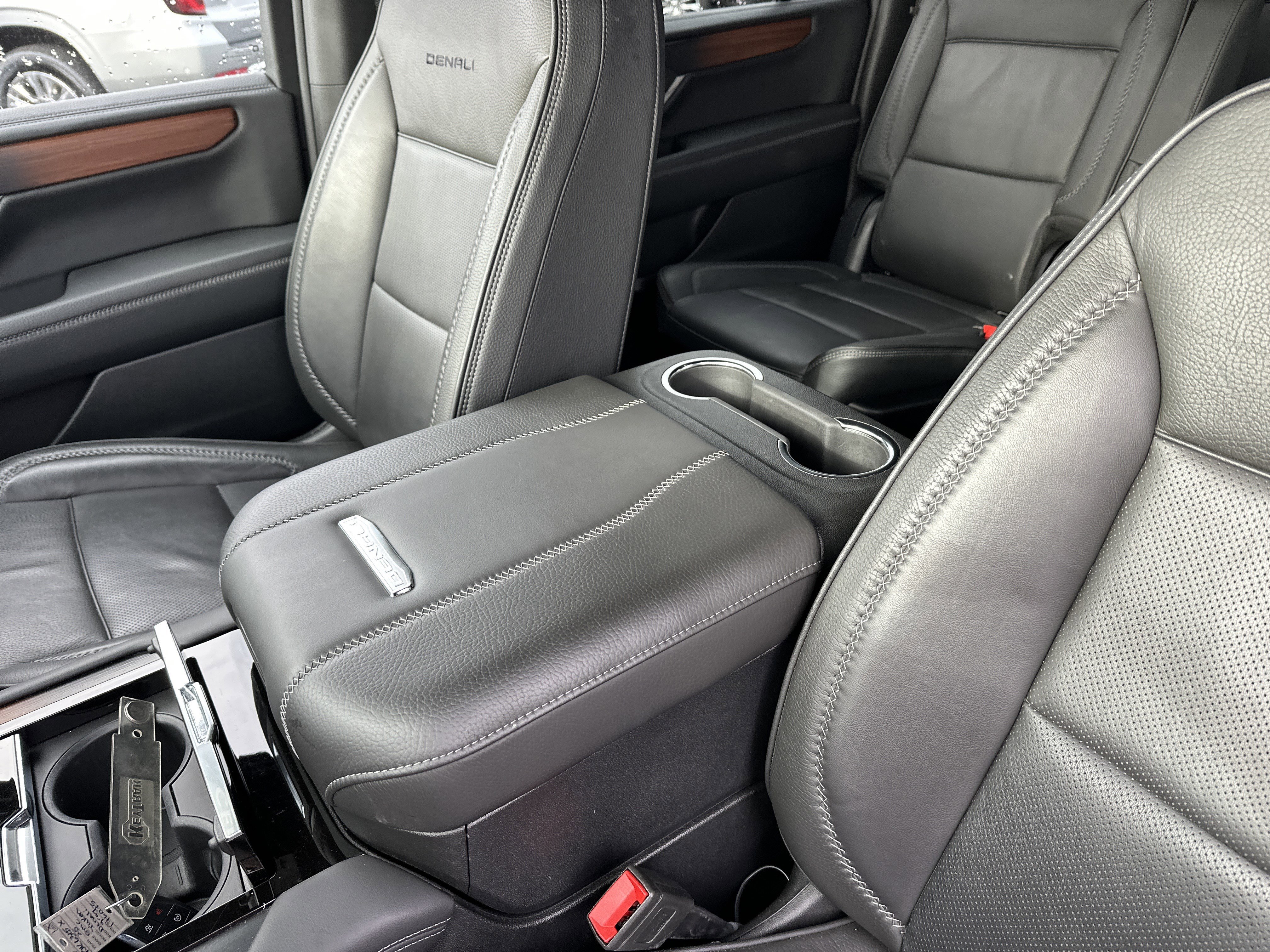 Certified 2025 GMC Yukon XL Denali image 17