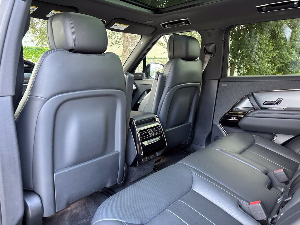 Used 2025 Land Rover Range Rover Sport SE AWD/4WD image 18