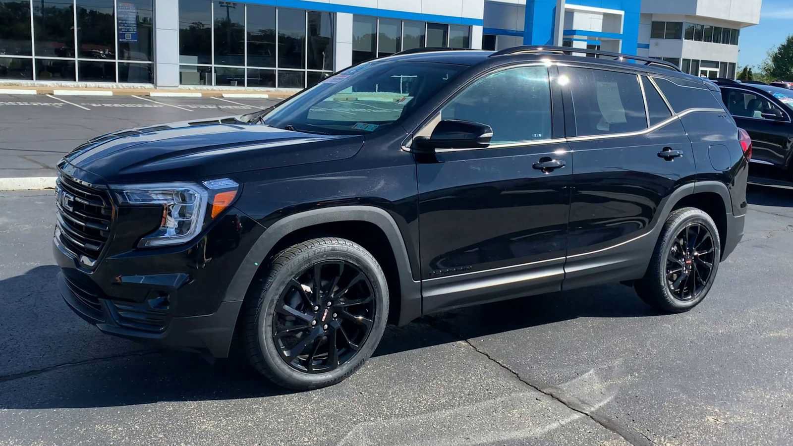 Certified 2023 GMC Terrain SLT w/ Elevation Edition AWD/4WD image 4