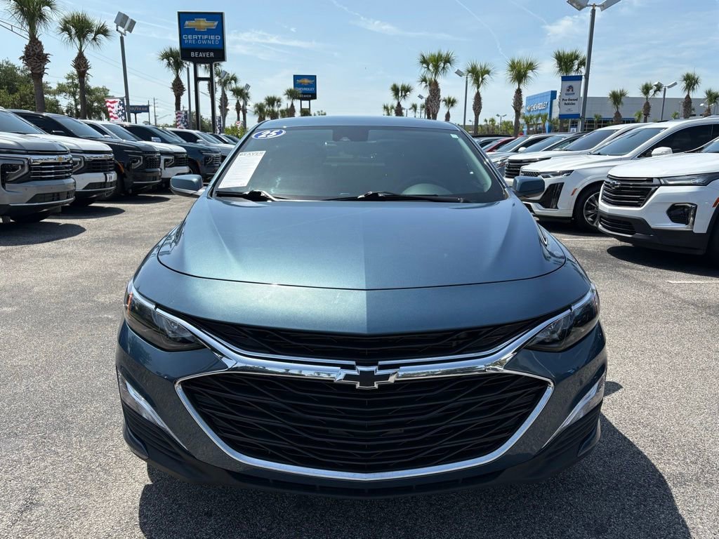 Used 2025 Chevrolet Malibu RS FWD image 2