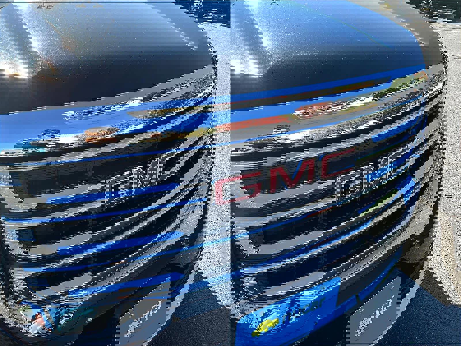 Used 2022 GMC Acadia SLE image 31