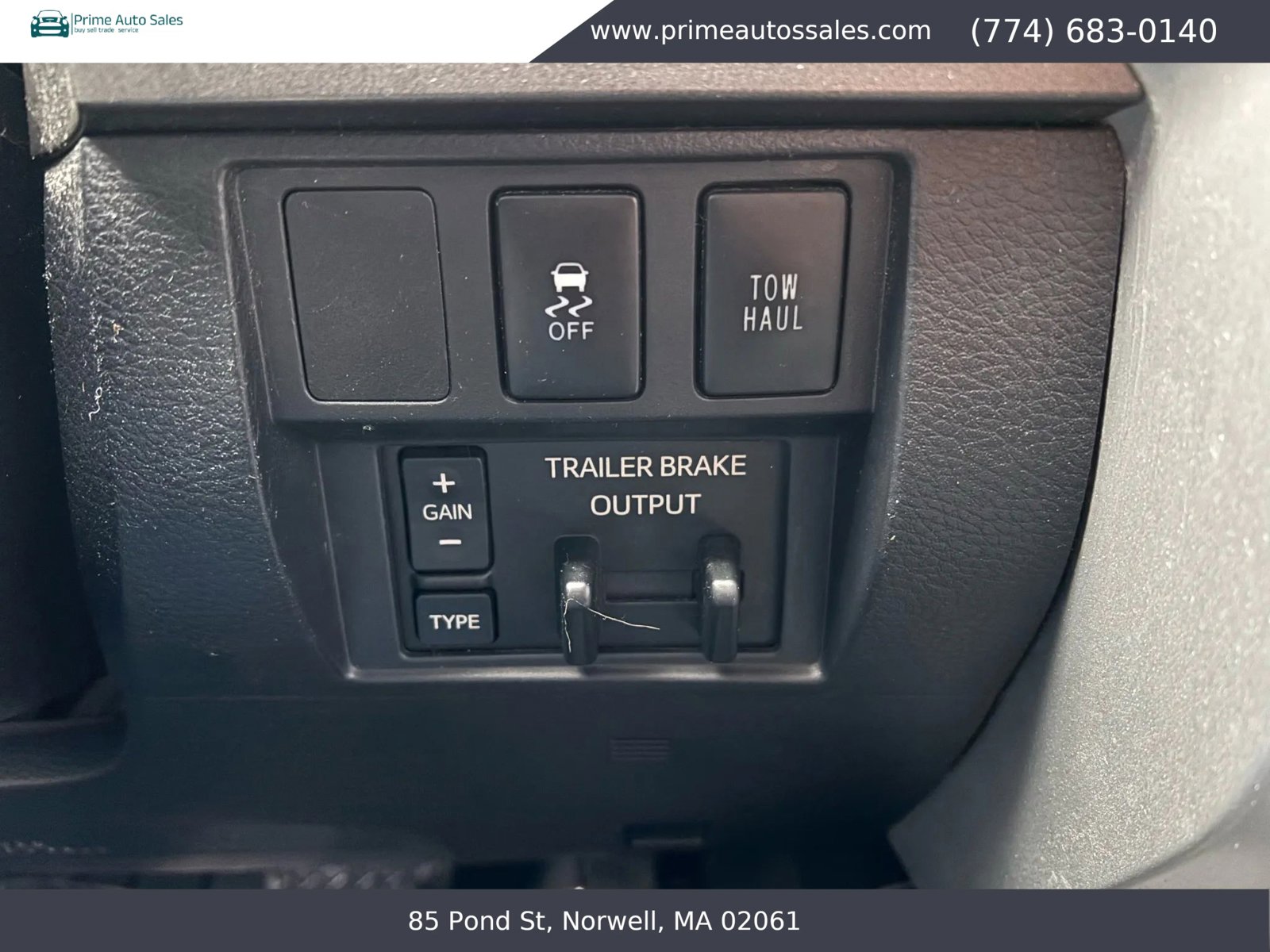 Used 2016 Toyota Tundra SR5 w/ TRD Off Road Package AWD/4WD image 10