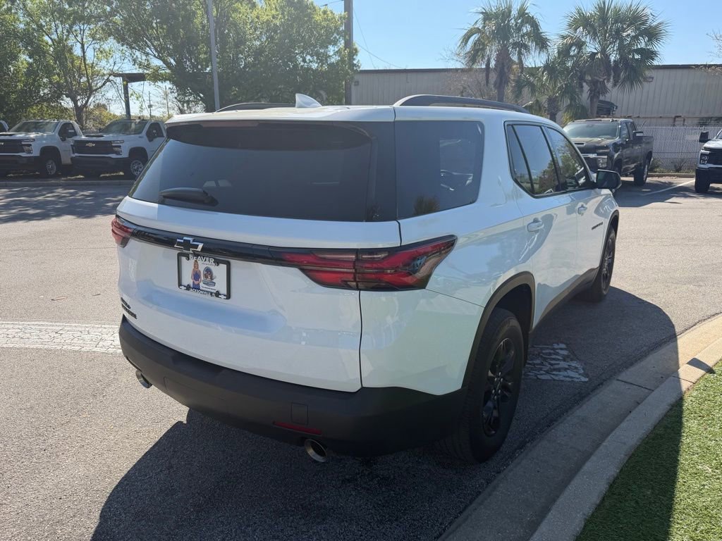 Used 2023 Chevrolet Traverse LS w/ Midnight/Sport Edition image 4