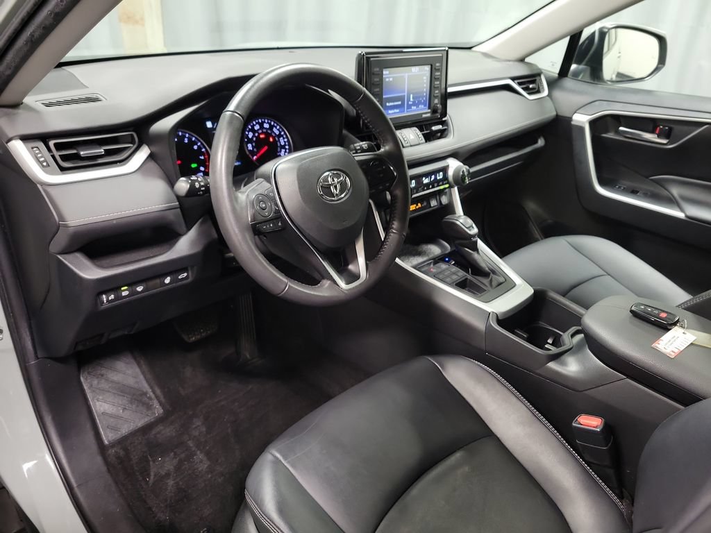 Used 2022 Toyota RAV4 XLE Premium AWD/4WD image 17