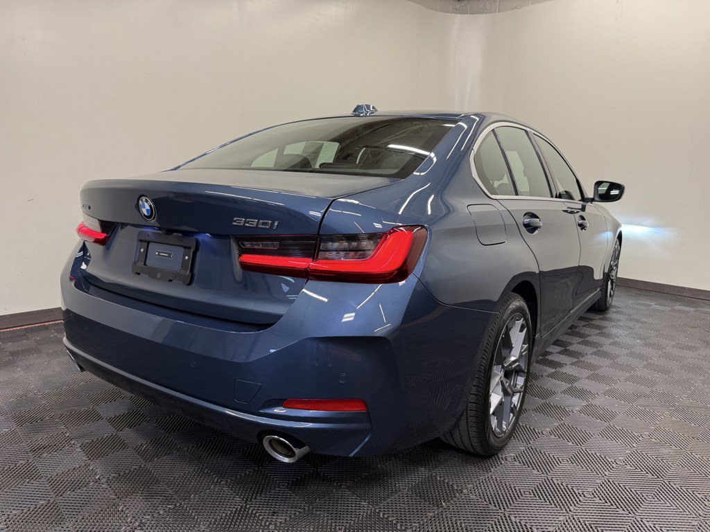 Used 2025 BMW 330i xDrive Sedan w/ Convenience Package AWD/4WD image 9