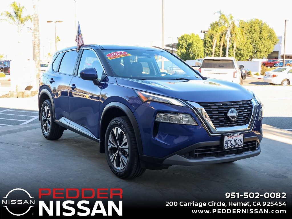 Used 2023 Nissan Rogue SV image 1