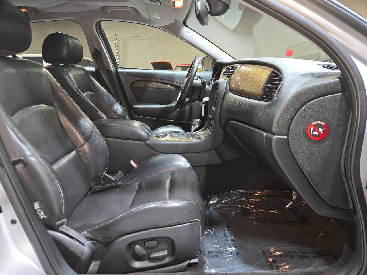 Used 2005 Jaguar S-TYPE R RWD image 64