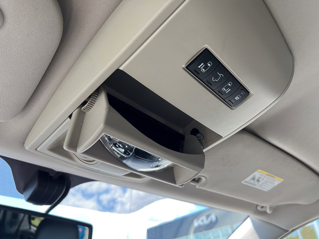 Used 2013 Chrysler Town & Country Touring-L w/ Driver Convenience Group FWD image 27