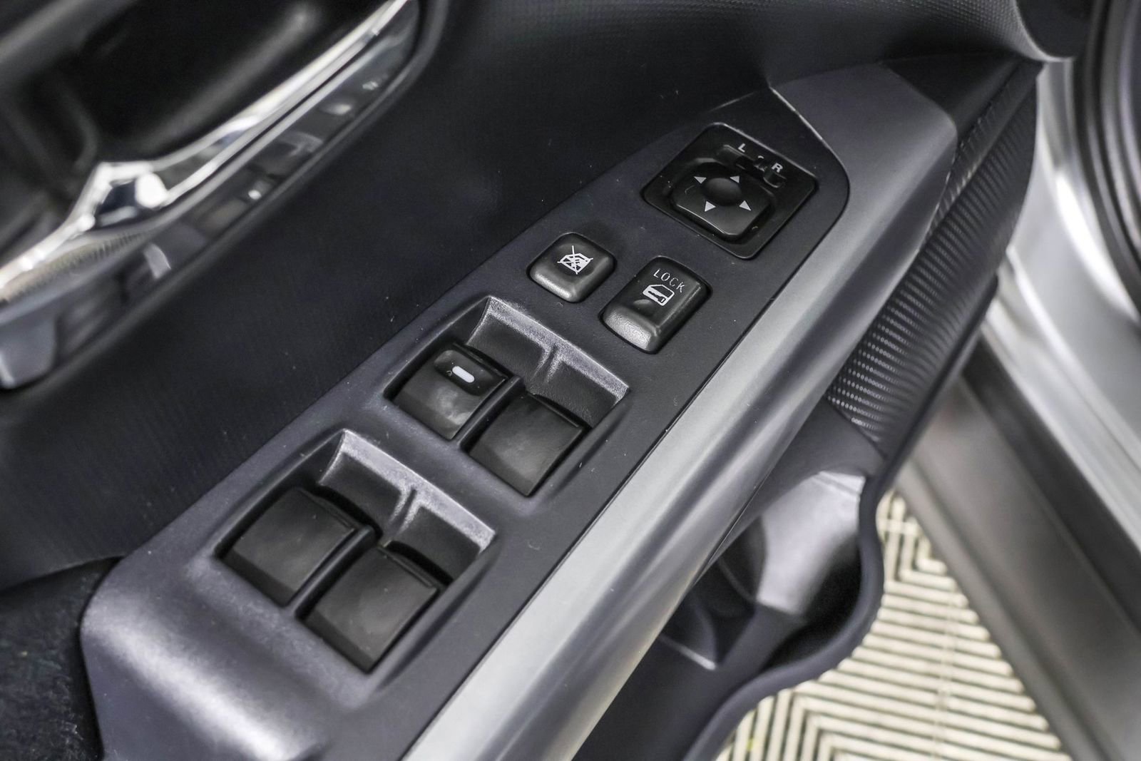 Used 2009 Mitsubishi Outlander ES image 30