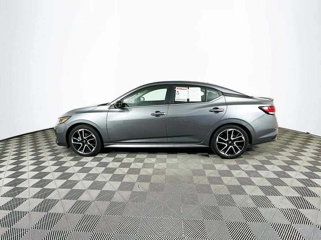 Certified 2025 Nissan Sentra SR FWD image 7