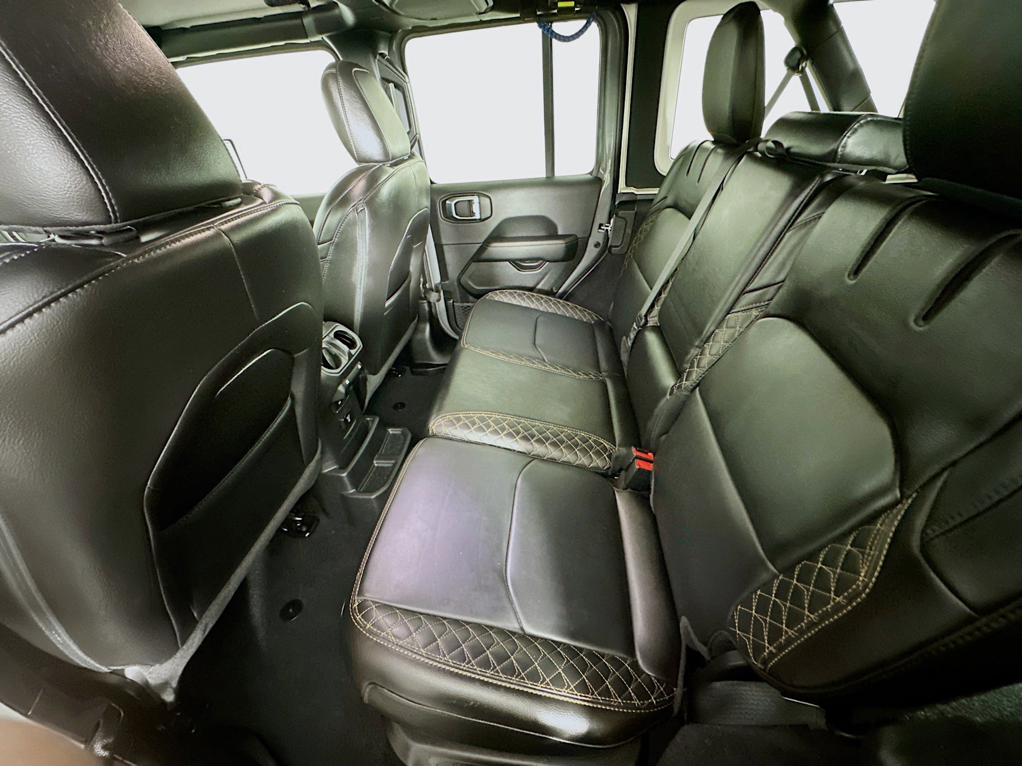 Used 2023 Jeep Wrangler Unlimited Sahara image 28